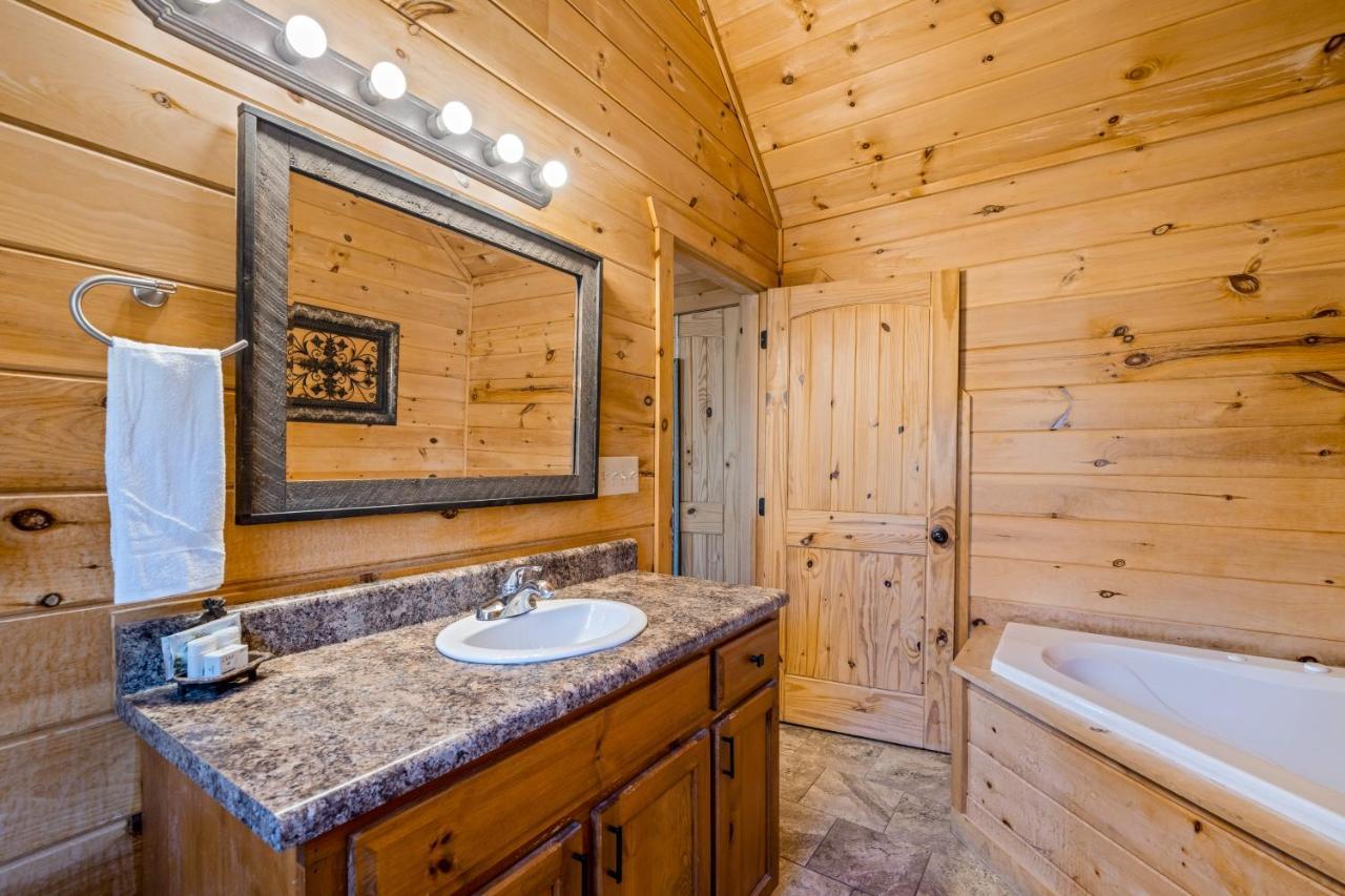 Blue Ridge Bear Bungalow Eksteriør billede